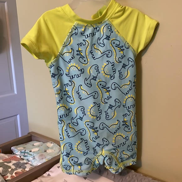 Baby Rash Guard - Picture 3 of 4